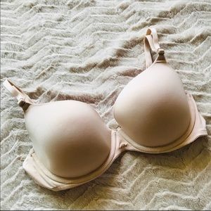 NWT Victoria secret bra 32C